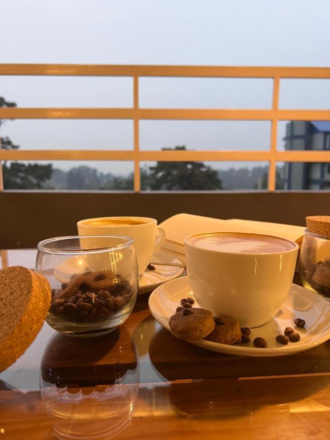 Hotel The Living Roof Shillong Exterior foto
